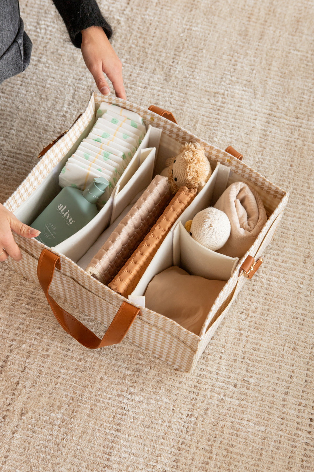 Bunnie Caddie Houndstooth Tan